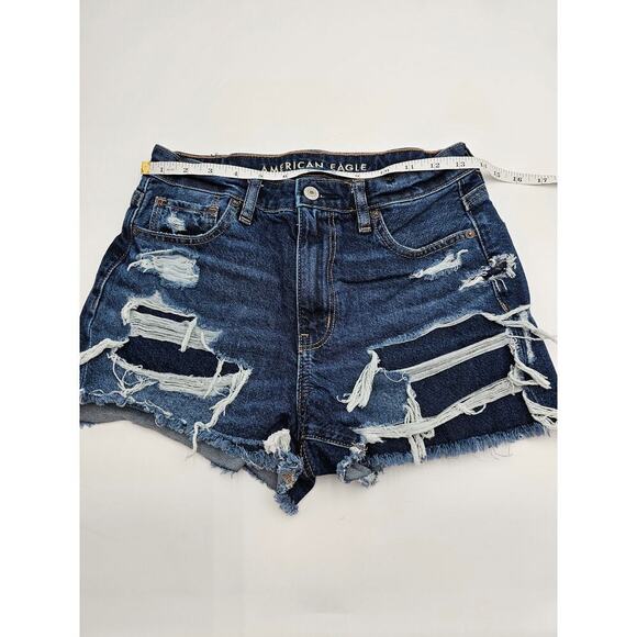 American Eagle Outfitter Women's 4 Dark Wash Strigid Cutoff Mom Jean Short - Picture 4 of 7